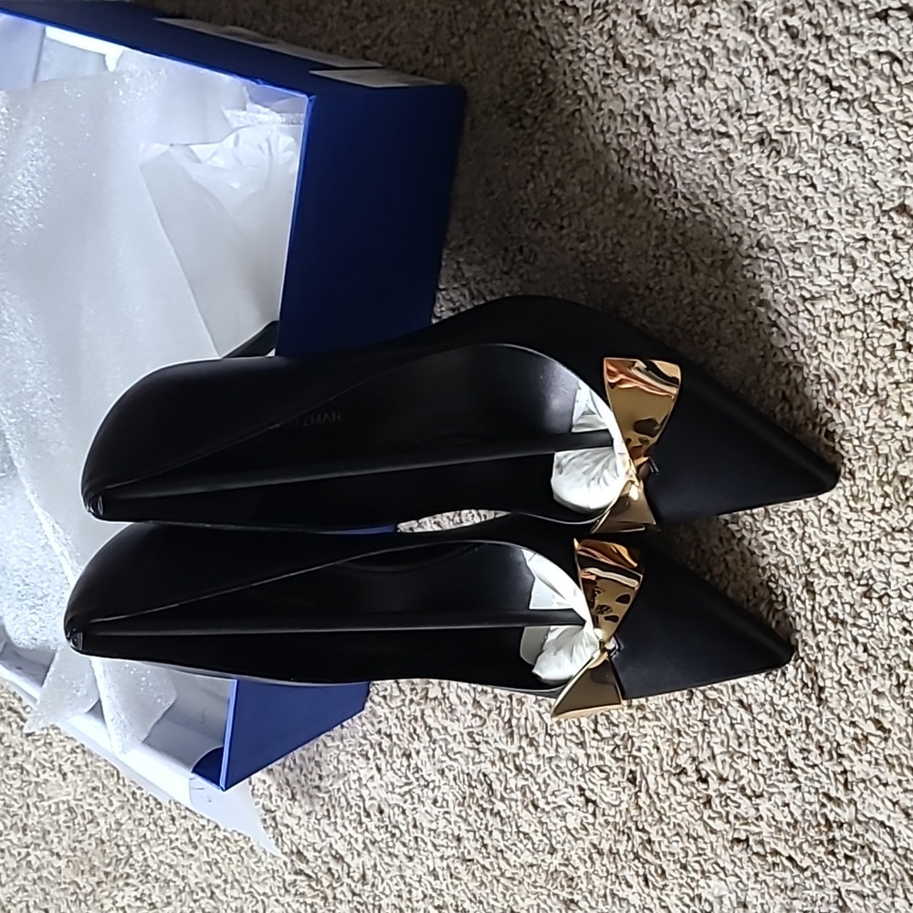 Stuart Weitzman Stanton 90 Black Leather pump With Gold Bow Detail - Picture 13 of 13